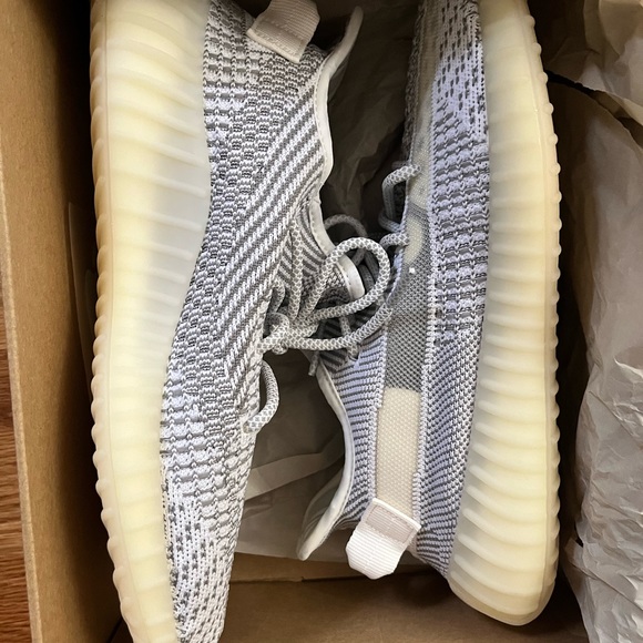 adidas Yeezy Boost 350 V2 'Static Non-Reflective - Picture 7 of 9